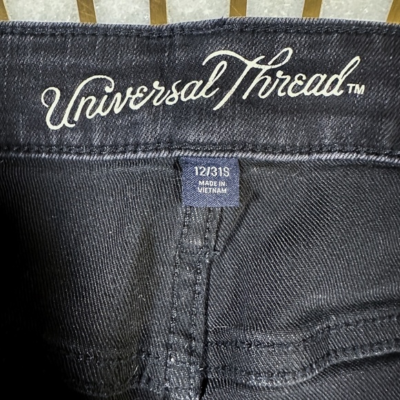 Universal Thread Mid Rise Jeans - Picture 3 of 4